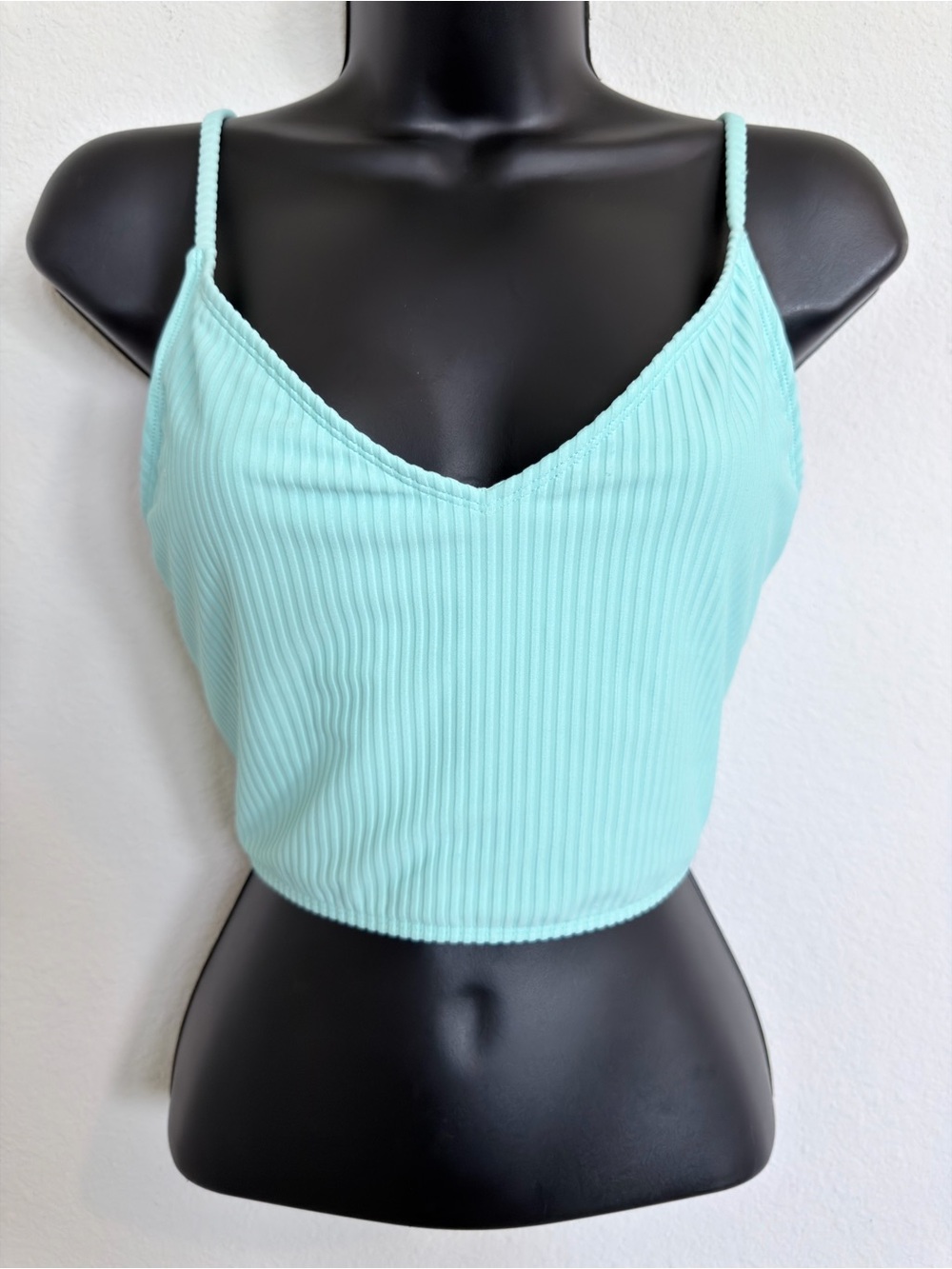 Women's Lightweight Mint Ribbed V-Neck Crop Tank Top or Swim Top Size M/L (F.21)